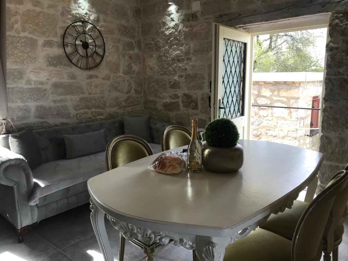 Stone House Chiara Seaview Apartamento Funtana Exterior foto